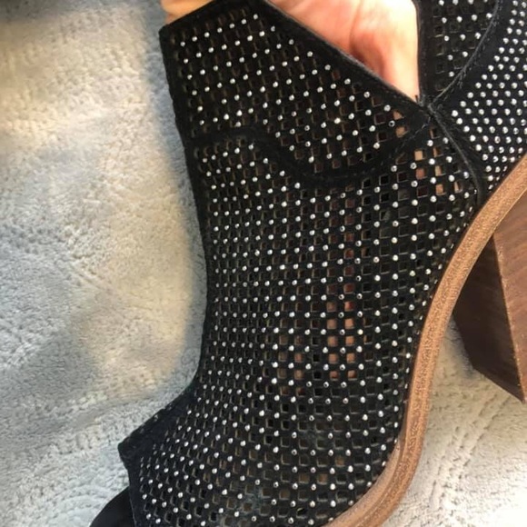 Vince Camuto ankle boots - Picture 2 of 2